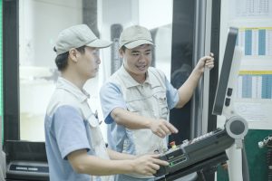 Công ty Việt Chuẩn có đội ngũ kỹ sư giỏi chuyên môn, giàu kinh nghiệm và đội ngũ công nhân lành nghề