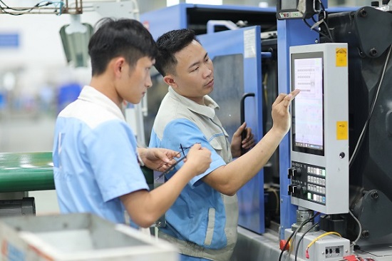 Công ty Việt Chuẩn nhận gia công, thiết kế sản phẩm nhựa theo yêu cầu
