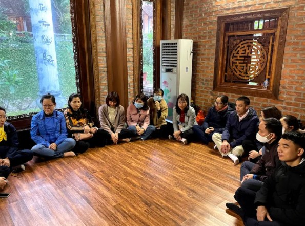 Ban lãnh đạo và cấp quản lý công ty Việt Chuẩn thăm quan chùa Địa Tạng Phi Lai